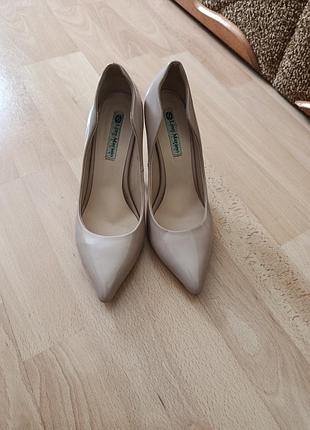 Женские туфли