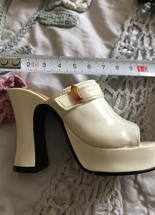 Сувенірний керамічний босоножок