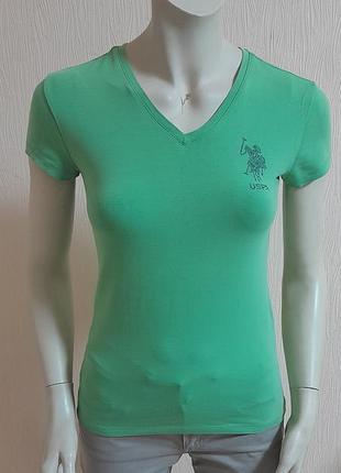 Шикарная футболка зелёного цвета с выложенным логотипом из страз на груди u. s. polo assn