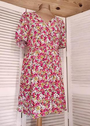 Плаття в квіти