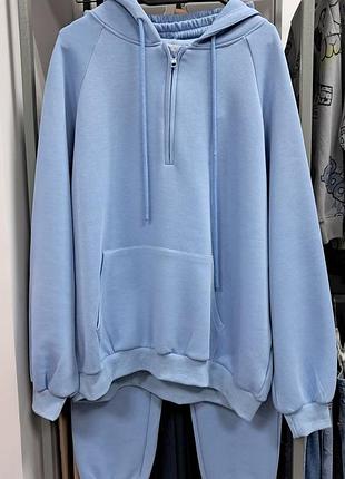 Костюм жіночий. в дуже гарному блакитному кольорі. з капюшоном.  та джогерами. 100%бавовна