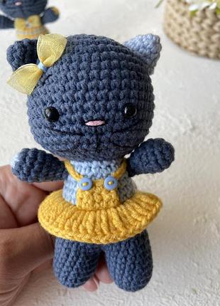 Игрушка котик