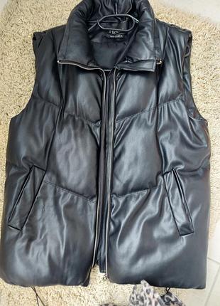 Кожанная желетка