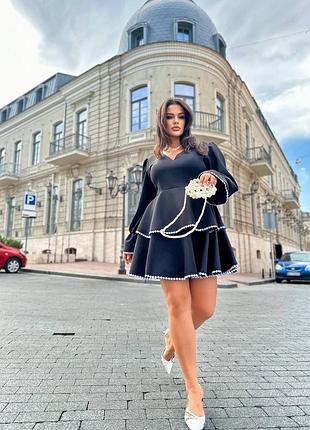 Нежное платье с кружевом в черном цвете