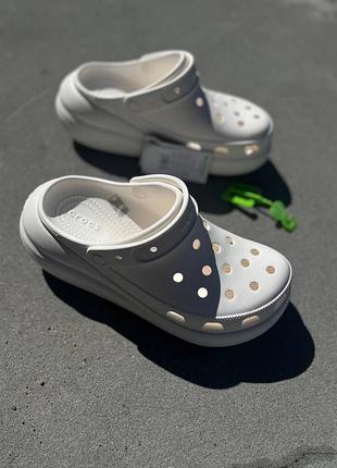 Женские кроксы в белом цвете crocs avis classic crush white