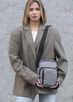 Месенджер without basic gray woman