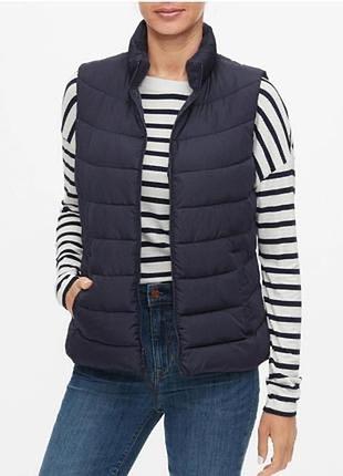 Фирменная жилетка