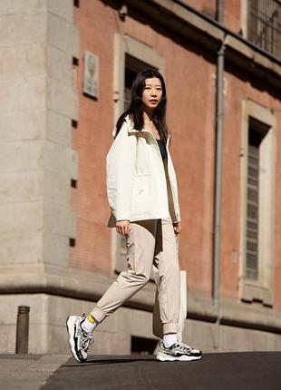 Тонкі спортивки uniqlo розмір s та м бежеві