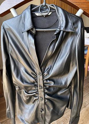 Рубашка из эко кожи