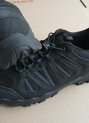 Нові  кросівки  graceland