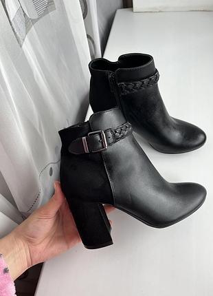 Жіночі чоботи 36 розмір