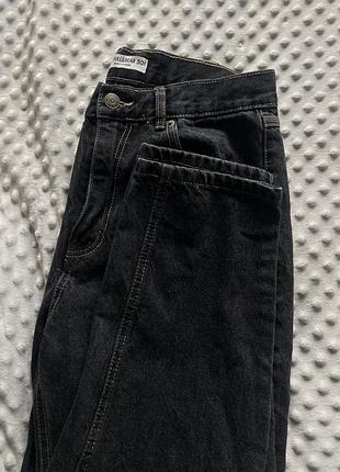 Чорні джинси mom pull&bear