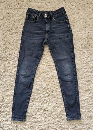 Джинсы guess женские (eco shape up skinny fit jeans). классно садятся на выпукле ягодицы, отличное состояние, размер м. формируют красивую форму благодаря вытачкам.