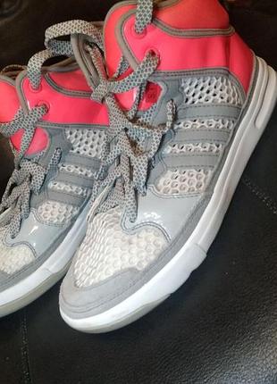 Кроссовки adidas