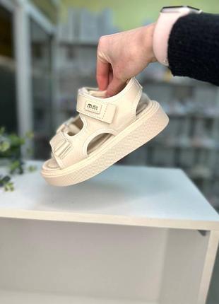 Босоножки детские 2