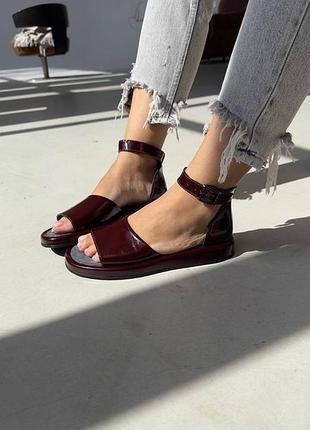 Босоніжки жіночі