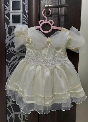 Нарядное платье малышке цвета шампань от baby rose, турция 1-2 года