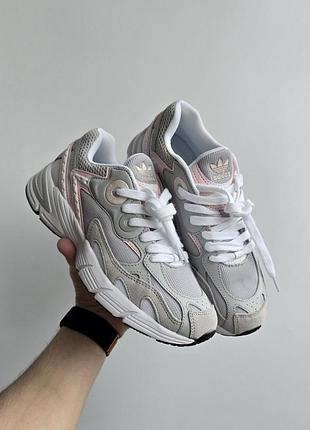 Стильні жіночі кросівки adidas astir