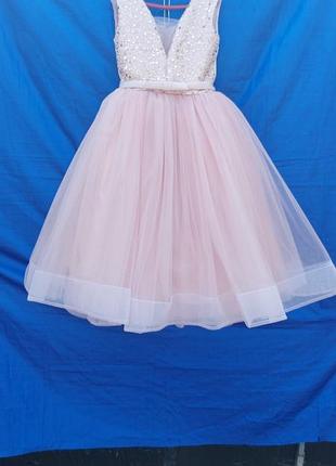 Рожева святкова сукня на випускний