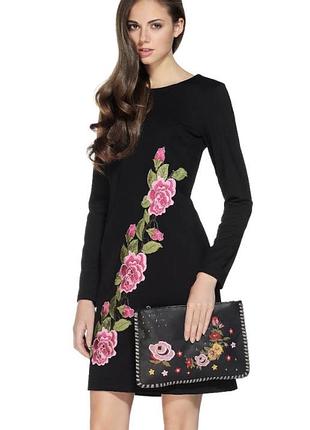 Сукня   з вишивкою 3д