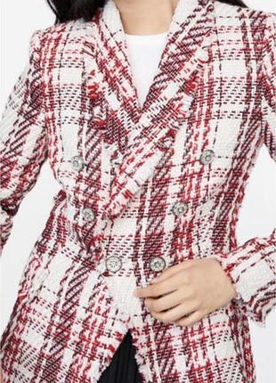 Пиджак клетчатый удлиненный женский zara 2135/614/712-adhg xs. стильный модный базовая модель элегантный белый с красным (dd3000002821617)