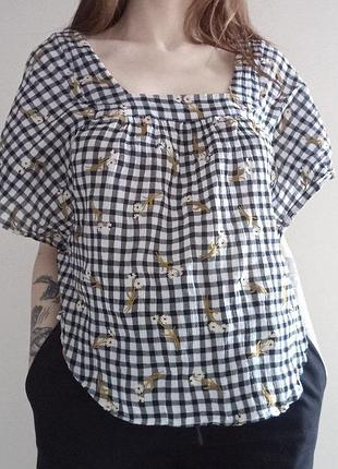 Жіноча блуза в карту