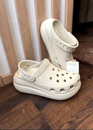 Женские кроксы classic crush bone