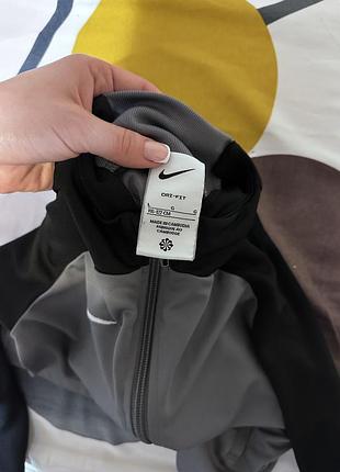 Кофтинка від nike на дівчинку 4