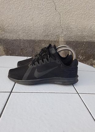 Кроссовки nike wmns downshifter 8 размер 37.5, черного цвета. отличное состояние, длина стопы 23.5 см.