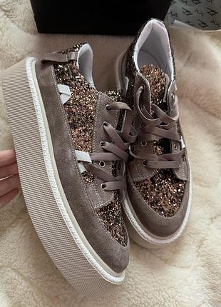 Продам нові шкіряні кросівки, бренд zozulya