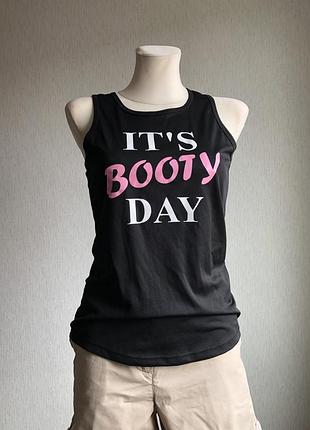 Черная спортивная майка it's booty day
