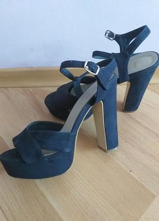 Синие симпатичные босоножки/38