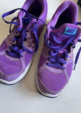 Nike кросівки ідеальний стан 39 розмір .