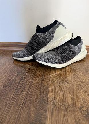 Adidas кросівки