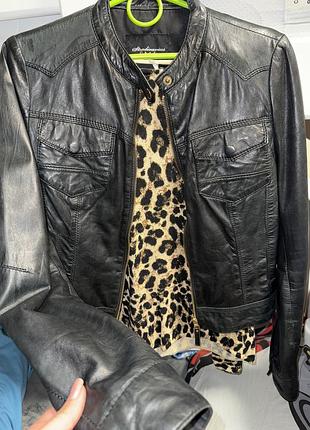 Куртка шкіряна жіноча