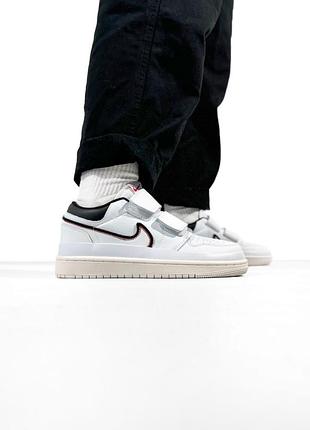 Кроссовки nike air jordan 1 retro low double strap white