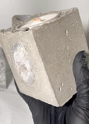 Бетонный подсвечник из бетона с камнями редкостная жеoda кварца