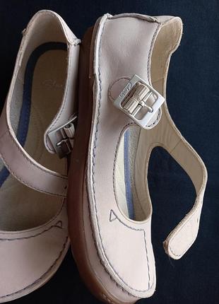 Туфлі,сандалі clarks,шкіряні.