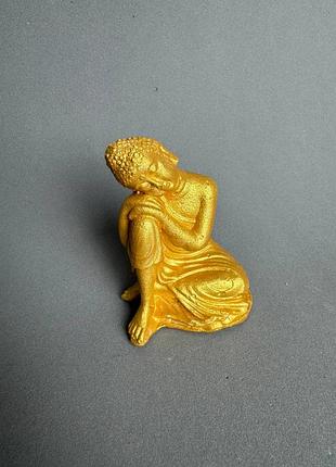 Статуетка будди золота з гіпсу. декор для дому, інтер'єрна фігура