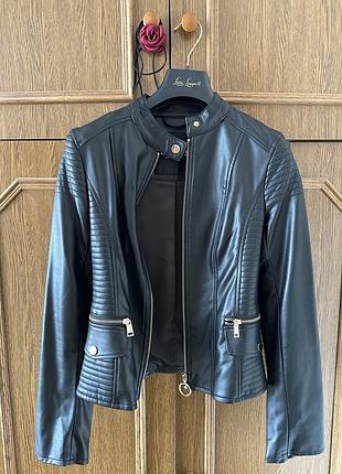 Стильна нова жіноча куртка косуха guess оригінал xs / стильная женская куртка косуха xs