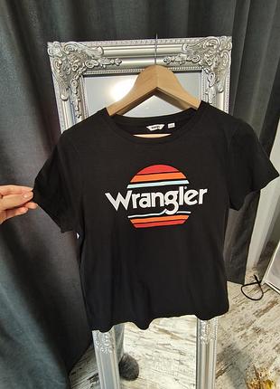 Черная футболка размер s