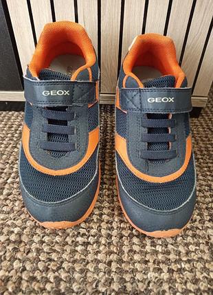 Кроссовки geox
