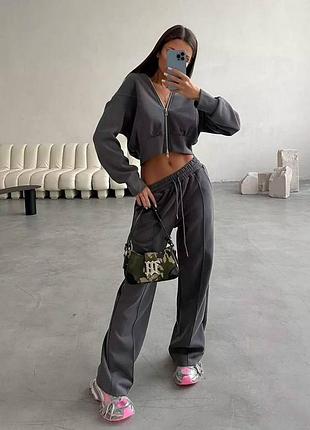 Спортивный костюм