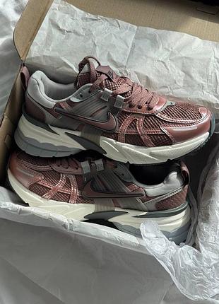 Женские кроссовки nike v2k runtek brown найк коричневого цвета