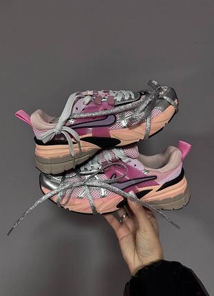 Женские кроссовки nike v2k run pink silver laces найк серебристого с розовым цветами