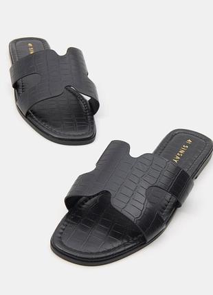 Шльопанці чорного кольору sinsay