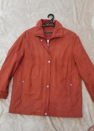 Добротна деми куртка плащик плащ