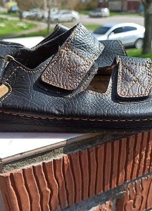 Нові шкіряні босоніжки, сандалії