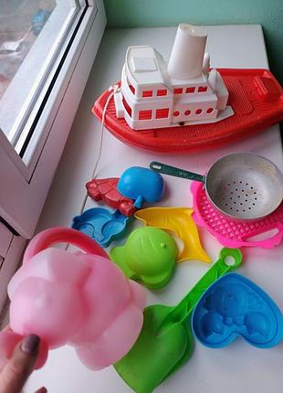 Іграшки ( ляльки, конструктор, стоматолог, поні)