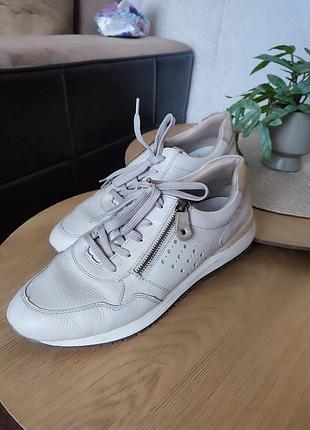 Кросівки шкіряні жіночі